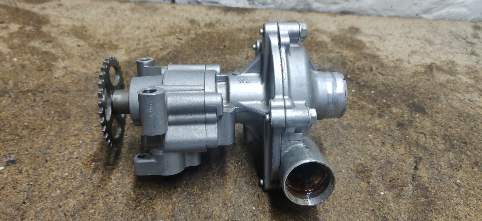 YAMAHA FZ1 200509 WATER / OIL PUMP eBay