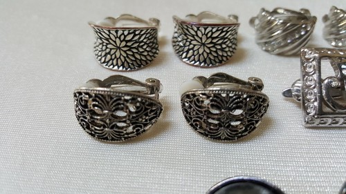 8 Pr Vintage Silvertone Clip Earrings - 4 Hoop, 3 Button, 1 Square - Picture 5 of 12