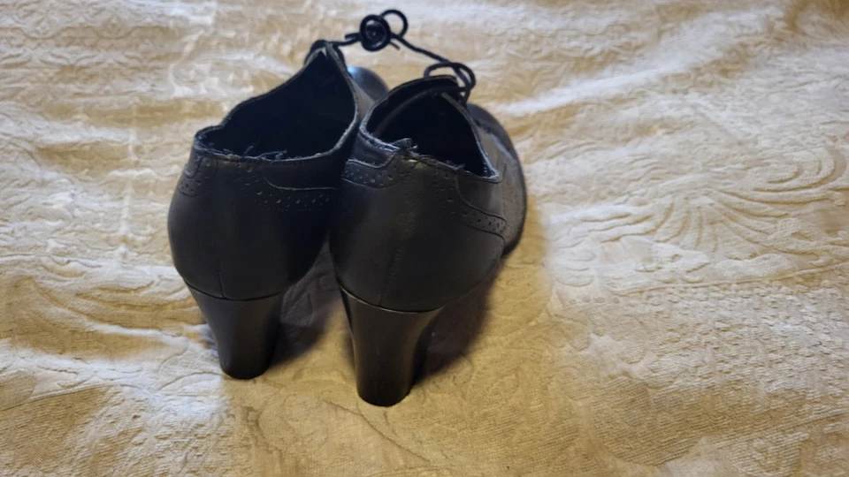 Croft Barrow Talla 7 M Punta de Ala Tacón Negro Gris 2.5 Tacón Cordones Que Oficina Rencor Foto 4 de 4