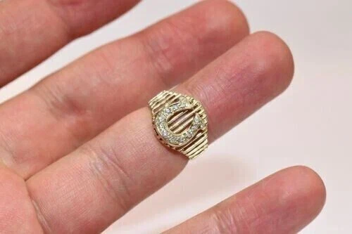 Anillo de compromiso redondo de herradura de diamantes creado en laboratorio de 1,5 quilates enchapado en oro amarillo de 14 k Foto 2 de 4