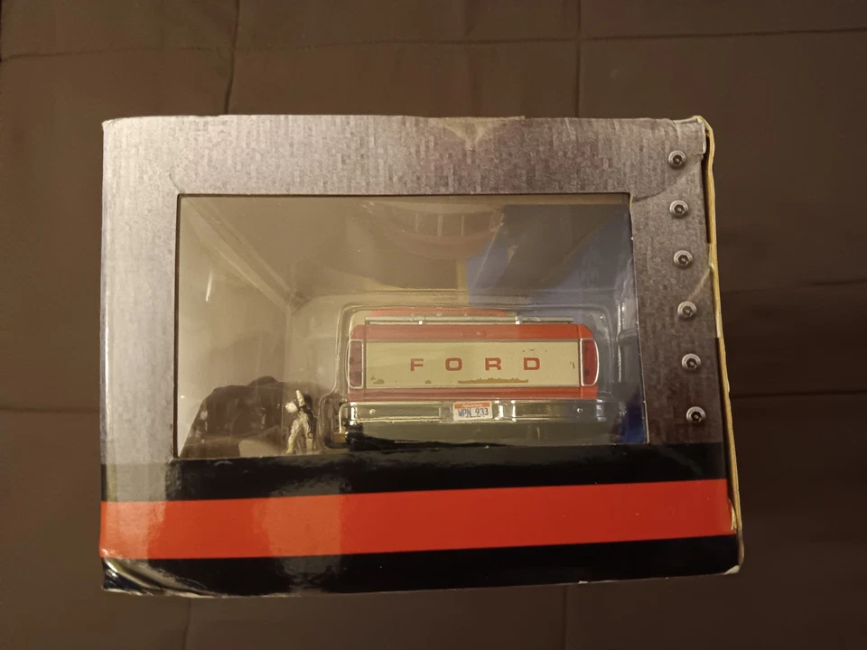 JADA 1:24 Diecast Sam Waltons 1979 Ford F-150 w Ol Roy Dog (Read Description) - Image 3 of 4