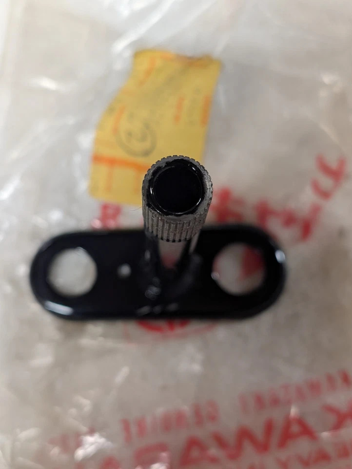 1977-1979 KAWASAKI KE250 Left Rear SINGAL BRACKET Part# 23051-056 NOS OEM - Image 2 of 4