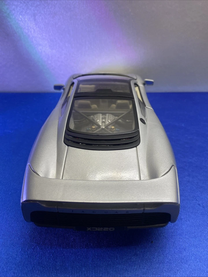 COCHE LOVELY HOT WHEELS 1:18 JAGUAR XJ220 MAISTO - Imagen 4 de 4