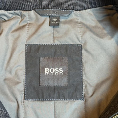 Hugo Boss mens 100% Virgin wool herringbone overcoat jacket size 40R - Picture 3 of 9