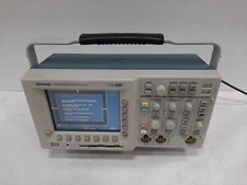 Tektronix TDS3012 2-Channel 100MHz Color Digital Oscillscope