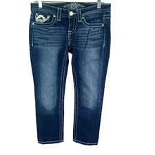Maurices Cropped Denim Blue Jeans Womens Size 1/2 Reg Embroidered