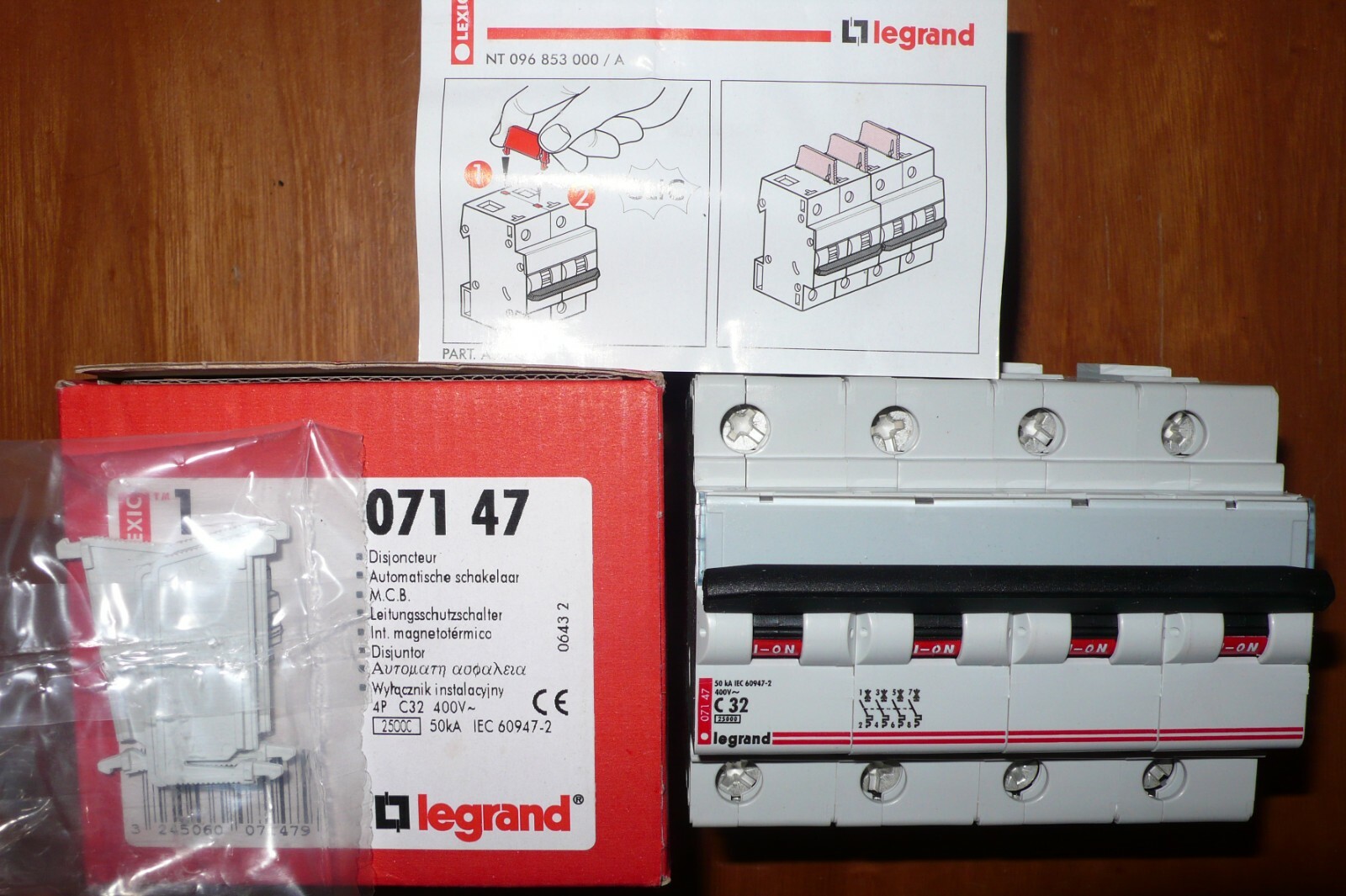 Disjoncteur tétrapolaire 32A Legrand courbe C 4P 50kA pour moteur triphasé