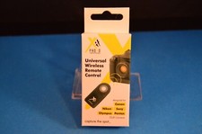 PHO O UNIVERSAL WIRELESS REMOTE CONTROL Brand New  Canon Sony Nikon CAMERAS