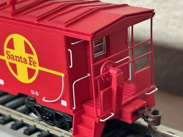 ATSF SANTA FE BAY WINDOW RED CABOOSE - HO SCALE w/INTERIOR PLATINUM LINE NEW - Image 4 of 4