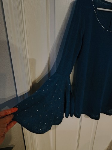 La Vanya Size L Light Weight Sweater Blue Bell Sleeves Silver Studs Scoop Neck - Picture 3 of 5