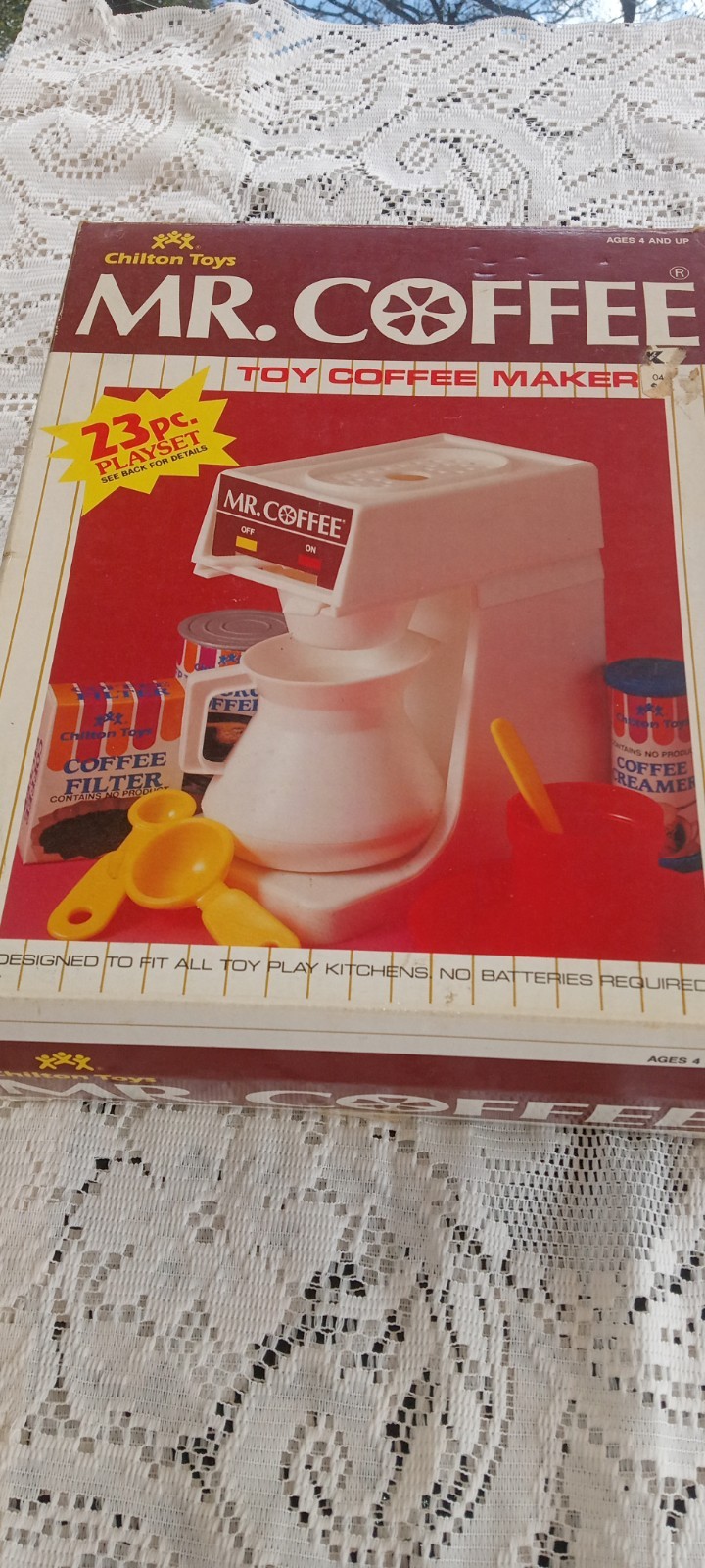 23 Piece Playset Plastic White Ages 4-7