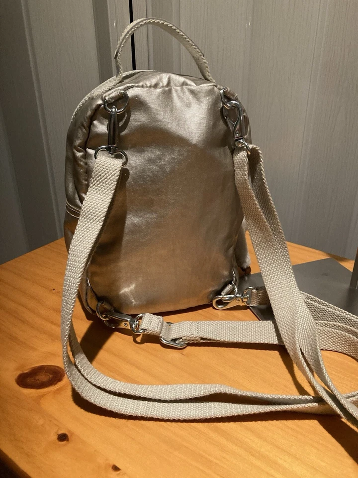 Kipling мини трансформируемый рюкзак сумка через плечо 3 в 1 Серебряный серый подвеска - Изображение 4 из 4