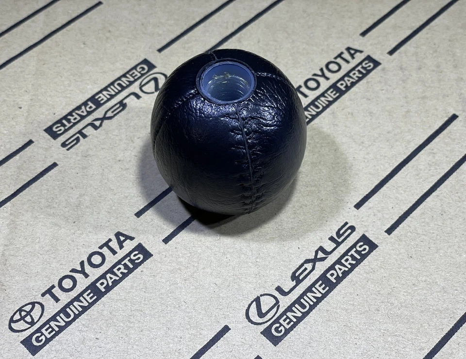 04 - 09 SCION XB 5D WAGON MANUAL PALANCA DE CAMBIOS TRD CARBONO LOGO NEGRO FABRICANTE DE EQUIPOS ORIGINALES NUEVO Foto 3 de 4