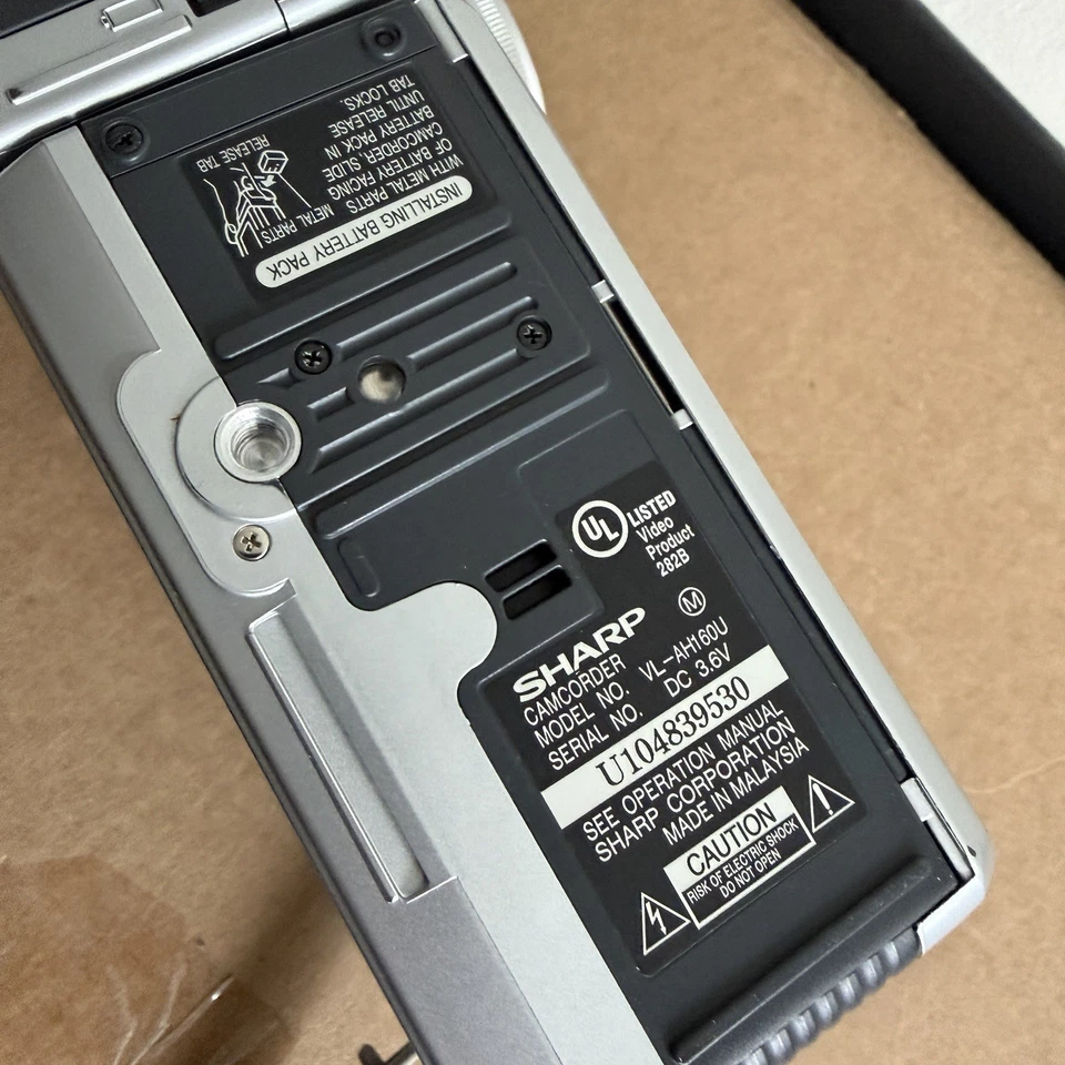 Sharp Viewcam VL-AH160u Hi-8 Camcorder Camera 8mm No Battery Tested Manual Cable - Image 4 of 4