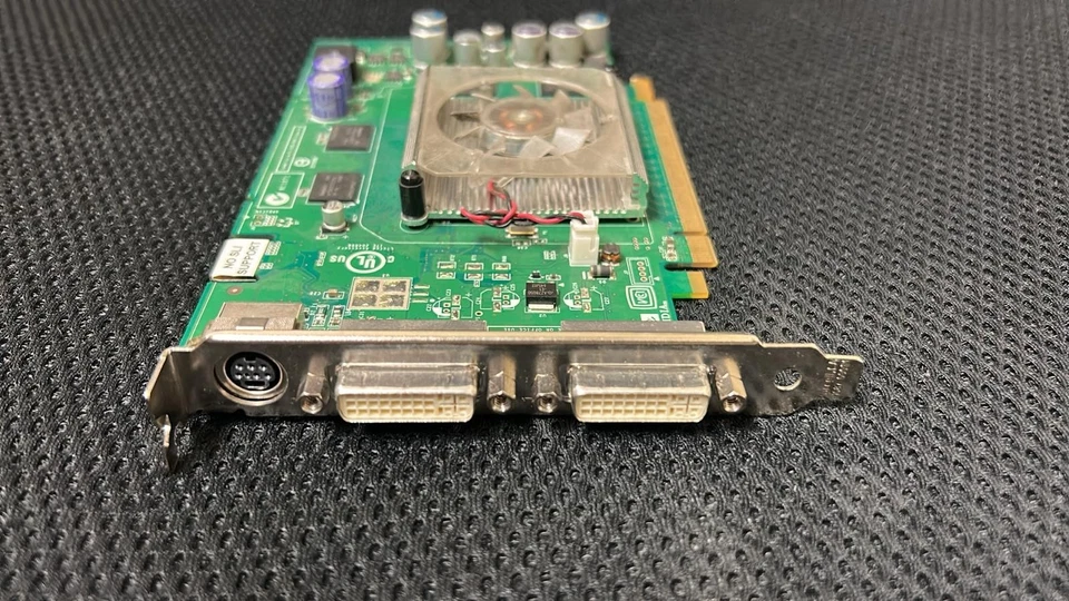 HP NVIDIA Quadro FX560 128MB GDDR3 128-Bit PCIe x16 Video Card VCQFX560-PCIe - Image 2 of 4