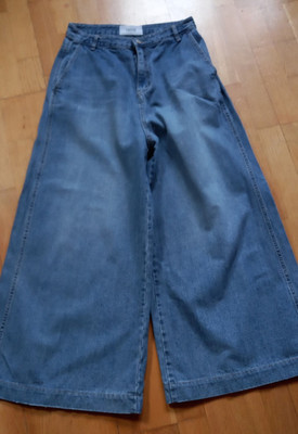 Frankie Shop Jeans M mit weitem Bein getragen, Gesamtlänge 101 cm,