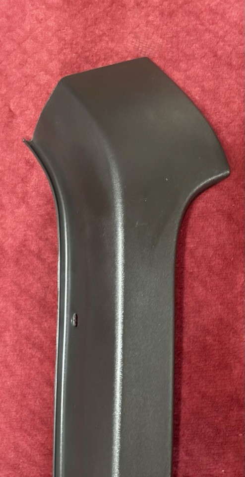 Genuine Hummer H3 RH Gray A Pillar Trim W/Speaker 15891207