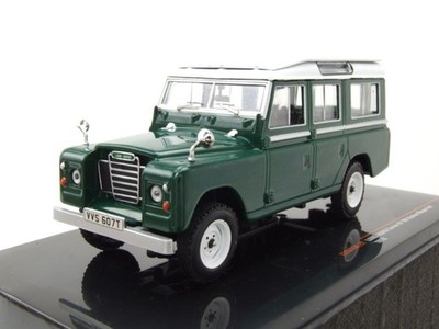 Land Rover 109 Series III 1978 dunkelgrün weiß Modellauto 1:43 ixo models