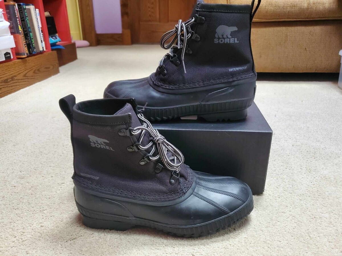 Sorel cheyanne ll short nylon waterproof .new in box. US 9 Sorel cheyanne ll short nylon waterproof .new in box. US 9
