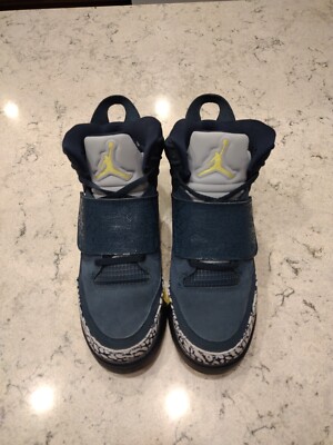NIKE AIR JORDAN SON OF MARS 512246-405 YOUTH 7 Y USED BLUE
