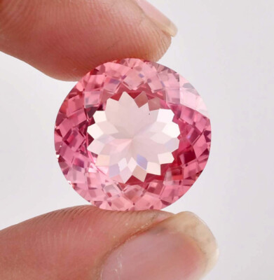 Flawless 13 x 13 mm Natural Peach Padparadscha Sapphire 14.60 Ct (GIT Certified)