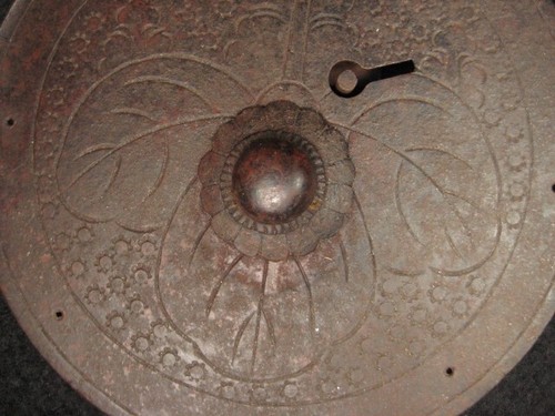 ANTIGUA CERRADURA JAPONESA ERA MEIJI (c. 1880) hierro forjado tansu con llave mon - Imagen 13 de 16