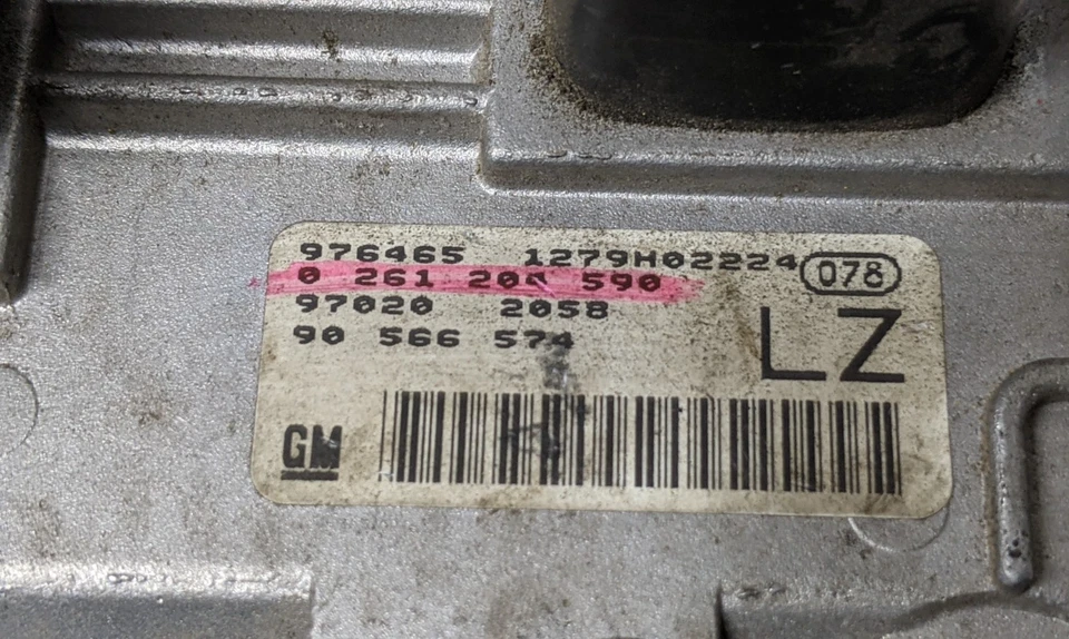 Módulo de control del motor Saturn L300 Cadillac Catera ECM ECU 0261204590 Foto 2 de 2