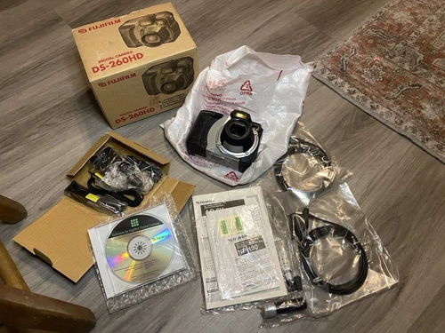 FUJIX DS-260HD BIGJOB Digital Camera Boxed 1998 READ Tested RARE video thumbnail