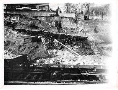 Pressefoto.ALE10057.24x18 cm ca.Zug. Böschungsrutsch.1951.St Clou