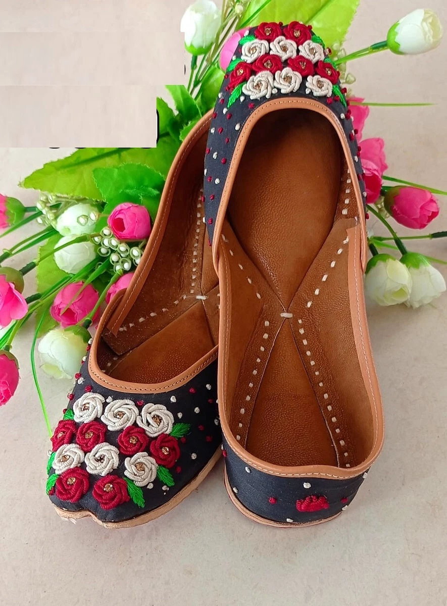 Ethnic jutti shop