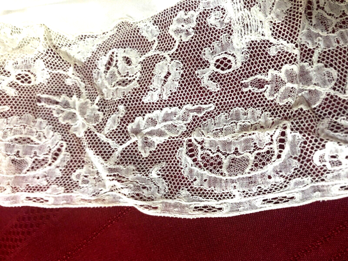 ANTIQUE LACE AND EMBROIDERY SILK CAPE c1920 - Picture 9 of 12
