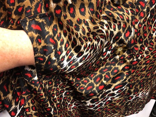 Ellen Tracy Silk Coat, Animal Print, Button Closure, Size 12 - Picture 5 of 9