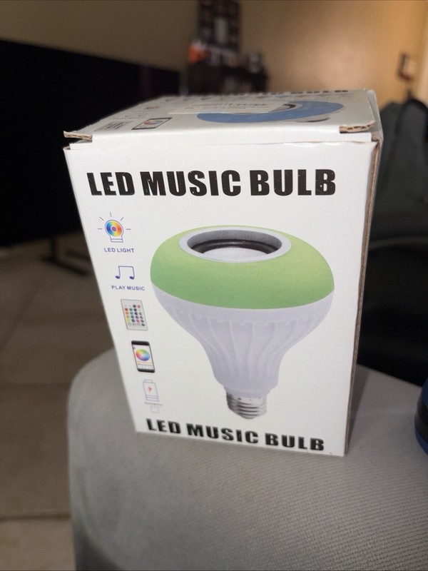 LED RGB Multicolor Smart Light Bulb with Built-in Speaker and Music Function