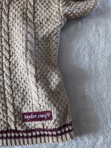 Taylor Swift - Official Beige Maroon Holiday Evermore Cardigan - Medium/Large - Picture 13 of 17