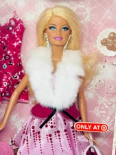 2009 Happy Holidays Doll T4316 Target Exclusive Christmas Accessories New In Box