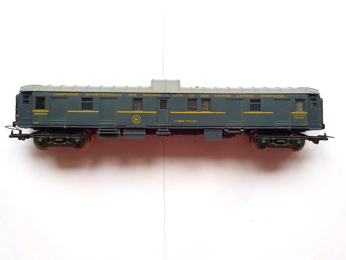 WAGON COUVERT T.P SNCF VERT - AVEC DECALQUE PAPIER WAGON COUVERT T.P