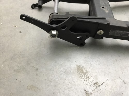 18-21 KAWASAKI EX400 SWINGARM WITH ADJUSTERS AND FRAME MOUNTS 3 MILES - Picture 6 of 12