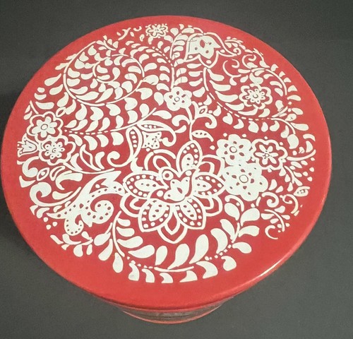 The Pioneer Woman - Red Pet Treat Jar - Stylish Storage for Your Treats - Picture 2 of 3