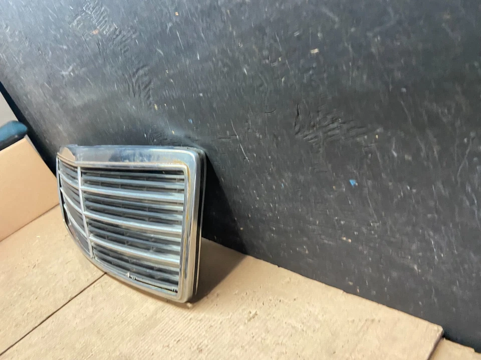 Mercedes-Benz W140 S600 S500 S320 1994 a 1999 parrilla superior delantera OEM N9217 Foto 2 de 4