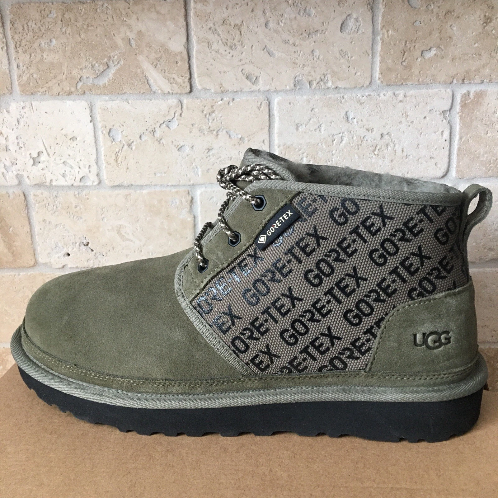 UGG Neumel GORE-TEX Moss Green Waterproof Suede Chukka Boots Shoe Size US 8 Men
