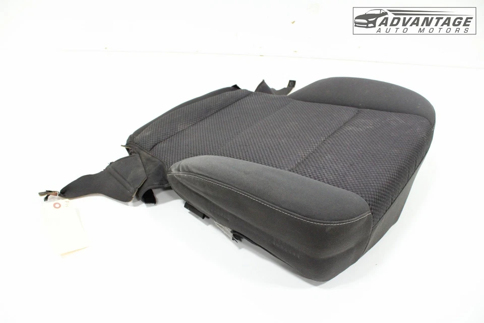 Chevrolet Silverado 2500 HD 2017-2019 cojín asiento inferior delantero derecho OEM Foto 2 de 4