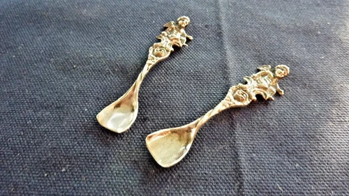 Two Vintage Sterling Silver Shovel Salt Spoons with Puttys 2.25” Long 83077