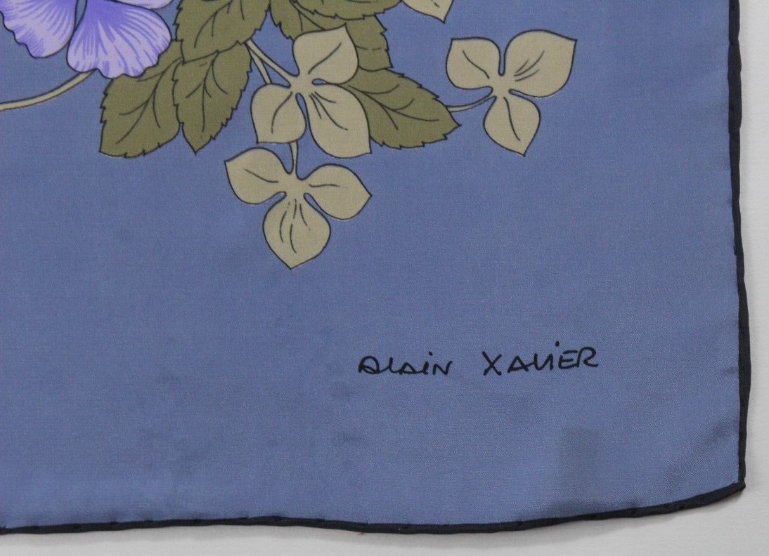Foulard Vintage En Soie Pure Alain Xavier – Motif Floral Indigo – Occasion Bon état – Made In France