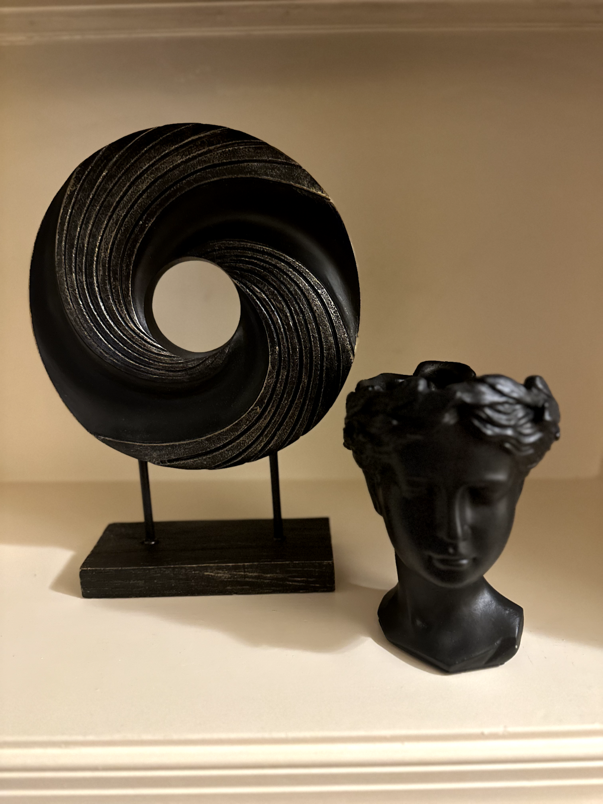 Concrete Roman Goddess Venus Planter and Medallion Set for Elegant Decor