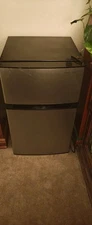 Insignia™ - 3.0 Cu. Ft. Mini Fridge with Top Freezer - Stainless steel