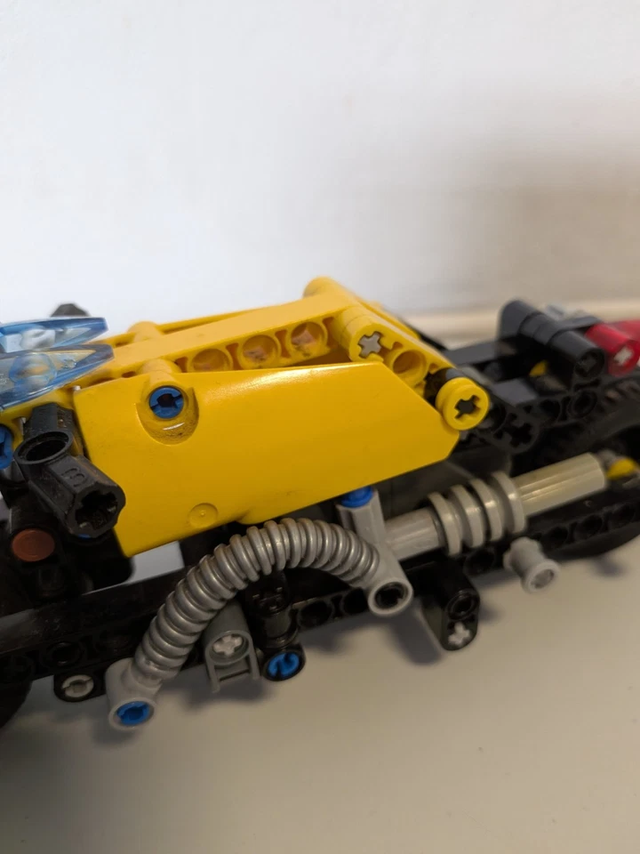 LEGO Technic 42058 Stunt Bike, photo 4 of 5