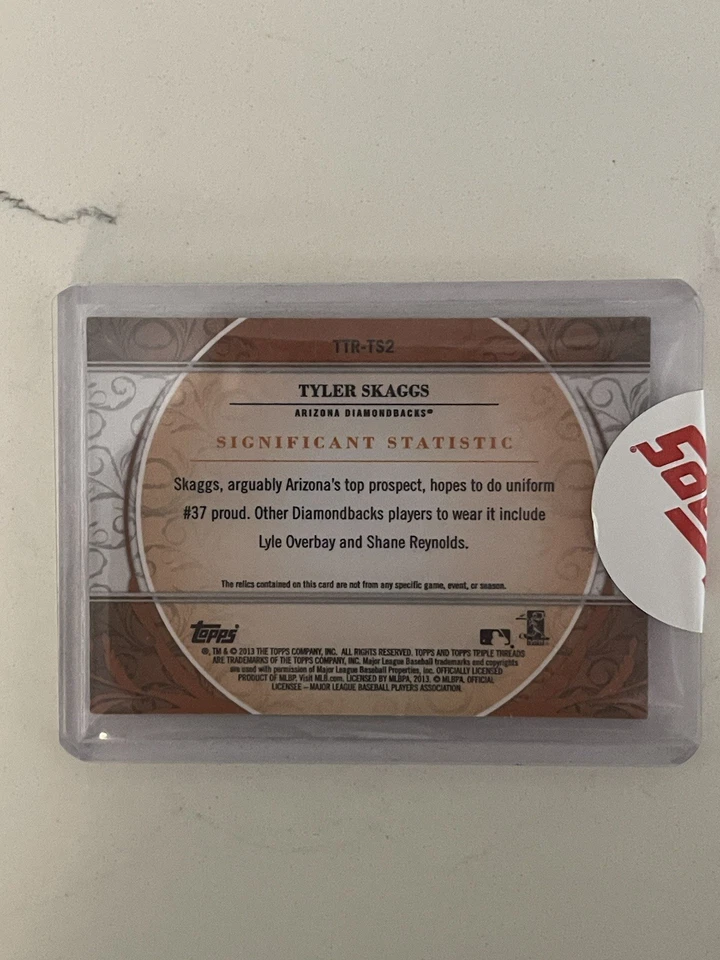 Parche reliquia Tyler Skaggs 27/27 triple hilo TS Ball 37 #TTR-TS2 Diamondbacks Foto 2 de 2