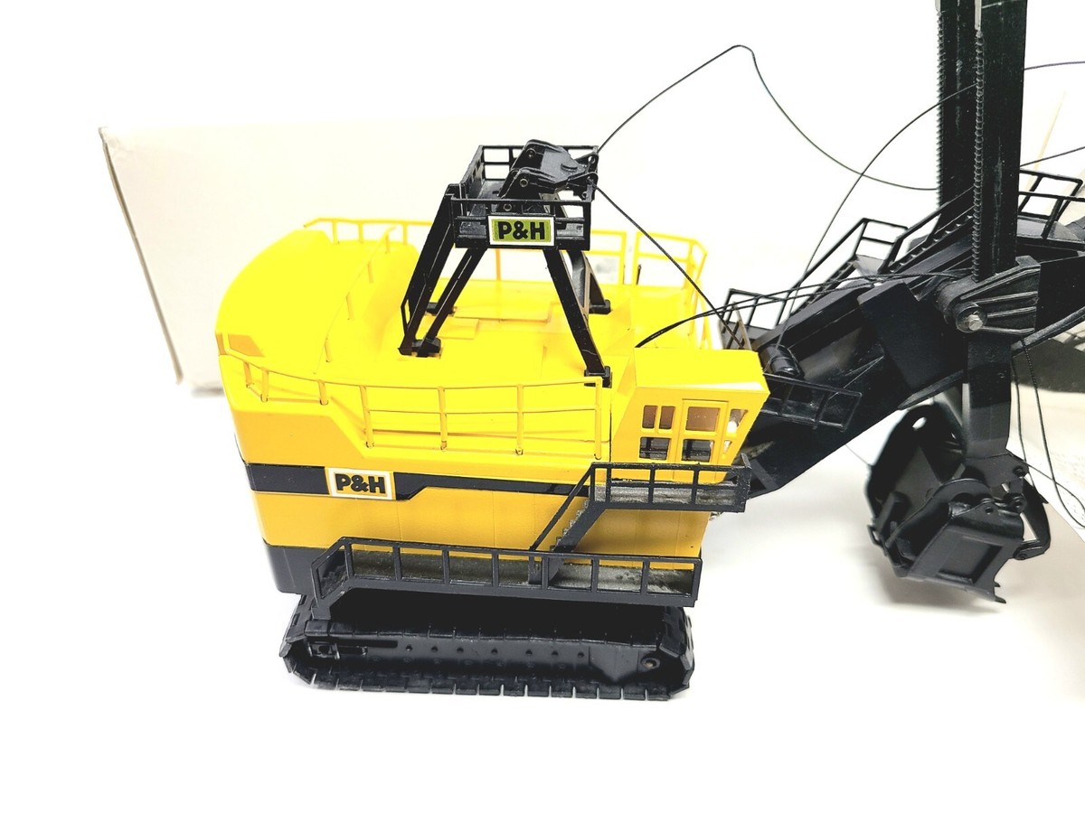 P&H 2800 Electric Mining Shovel - Conrad 1:87 Scale Diecast Model