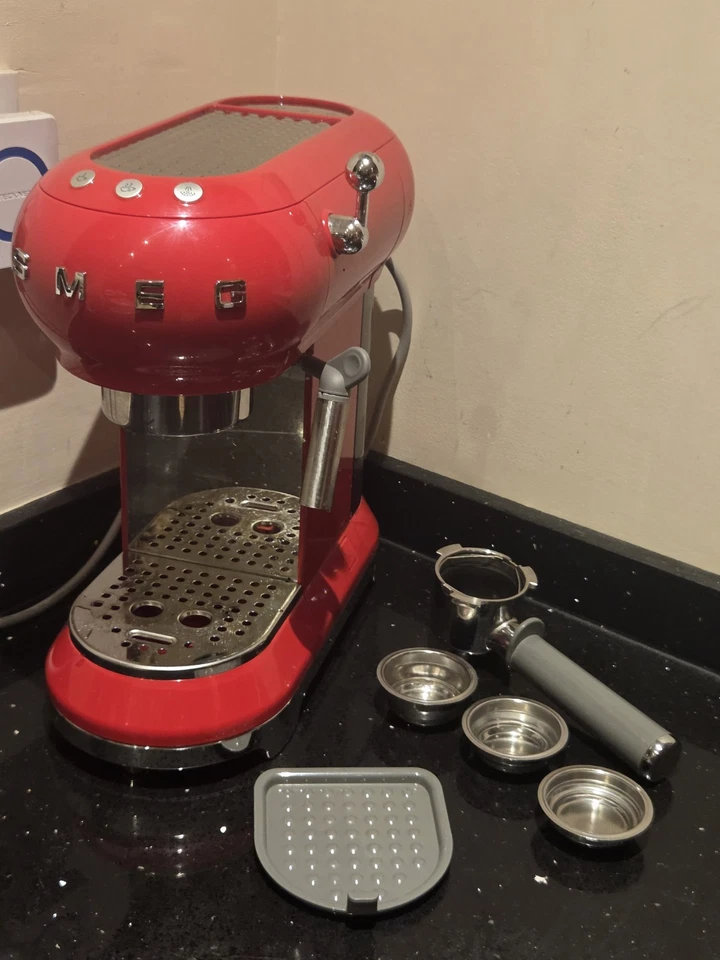 Smeg ECF01, photo 1 of 5