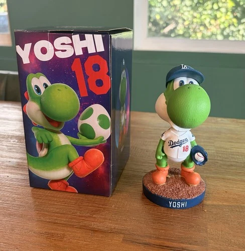 🐸🔵 Yoshi Super Mario LA Dodgers Yamamoto Bobblehead SGA 3/31/26 🔵🐸